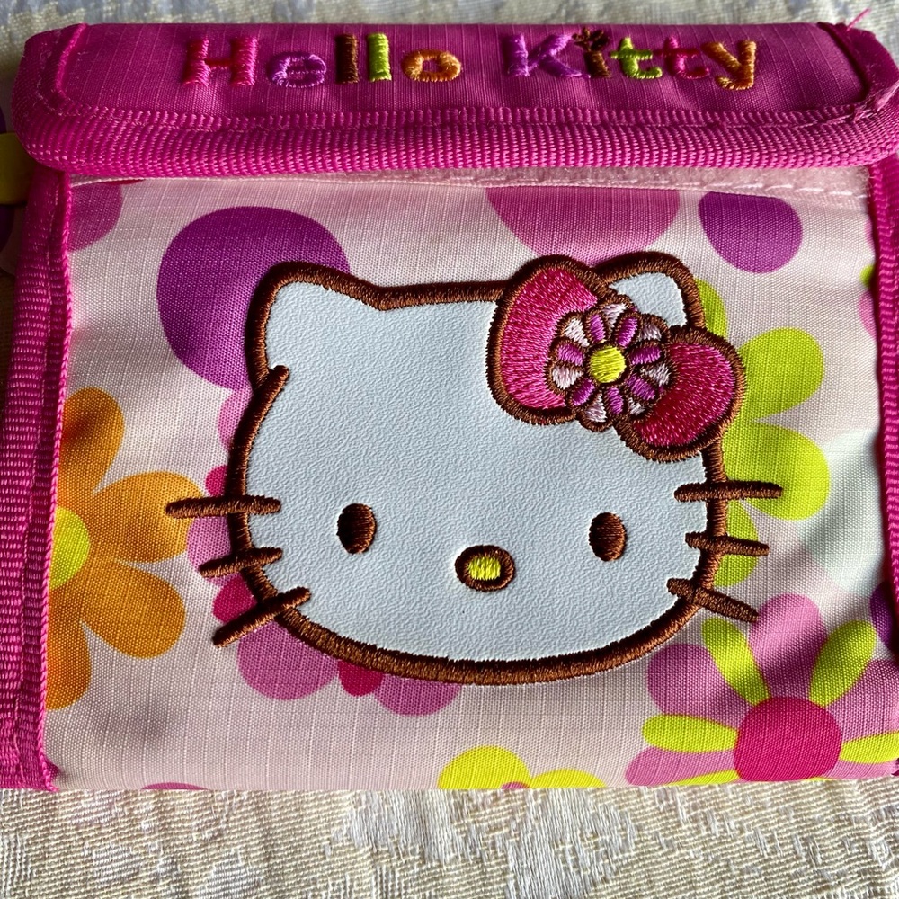 Hello Kitty Wallet 2011 - Picture 9 of 13